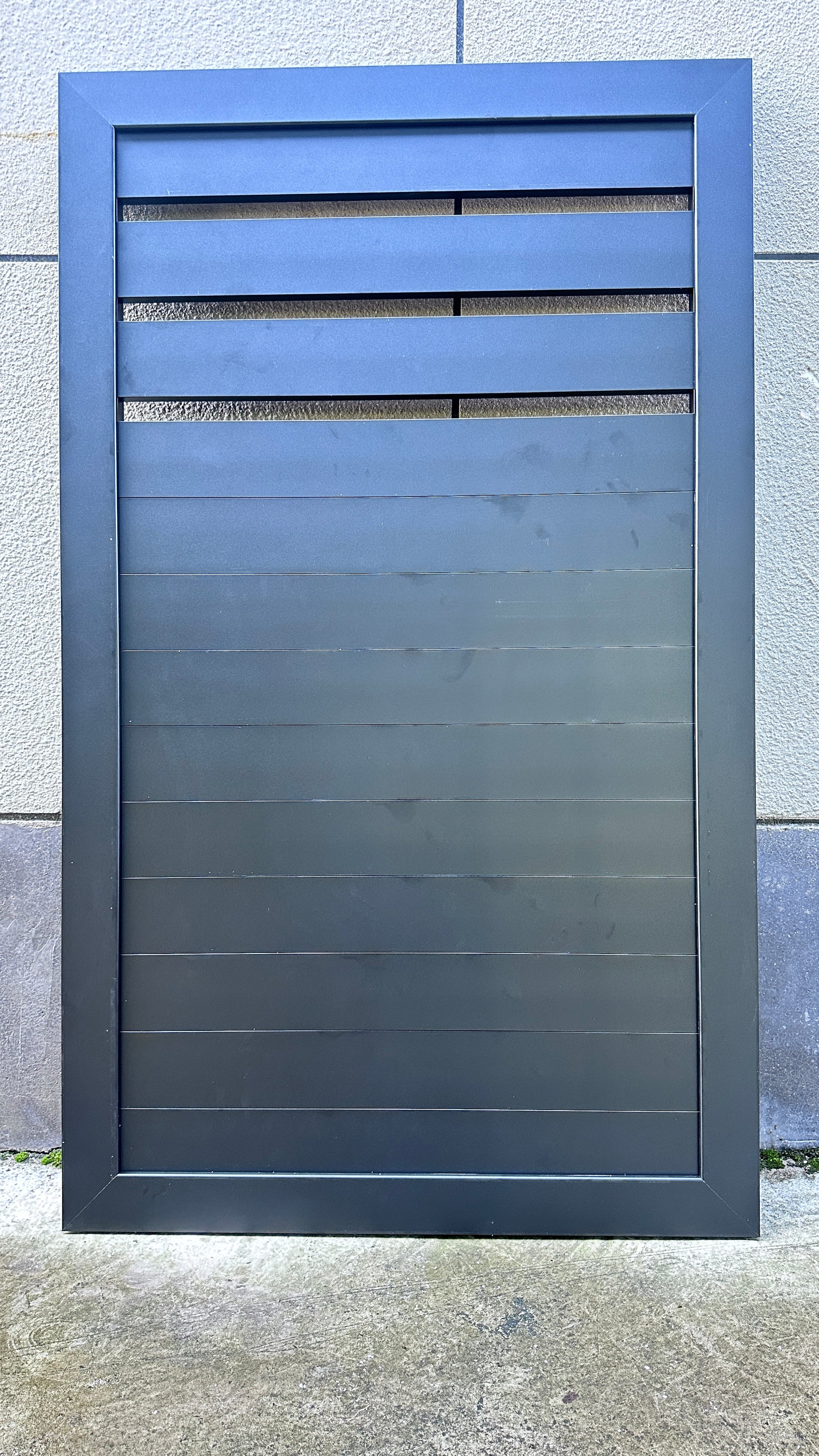 Modern Black Aluminum Gate Semi Private